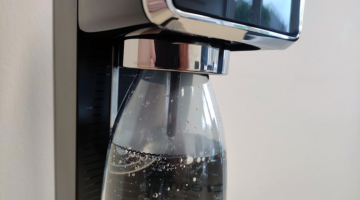 SodaStream Art mit eingesetzter Flasche