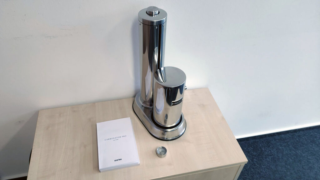 Aarke Carbonator Pro im geschlossenen Zustand für den Sprudelvorgang Aarke Carbonator Pro im geschlossenen Zustand für den Sprudelvorgang
